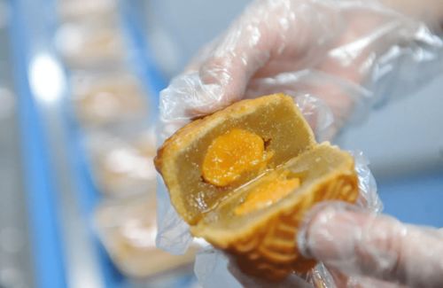 愛(ài)心企業(yè)慰問(wèn)市城區(qū)疫情防控志愿者